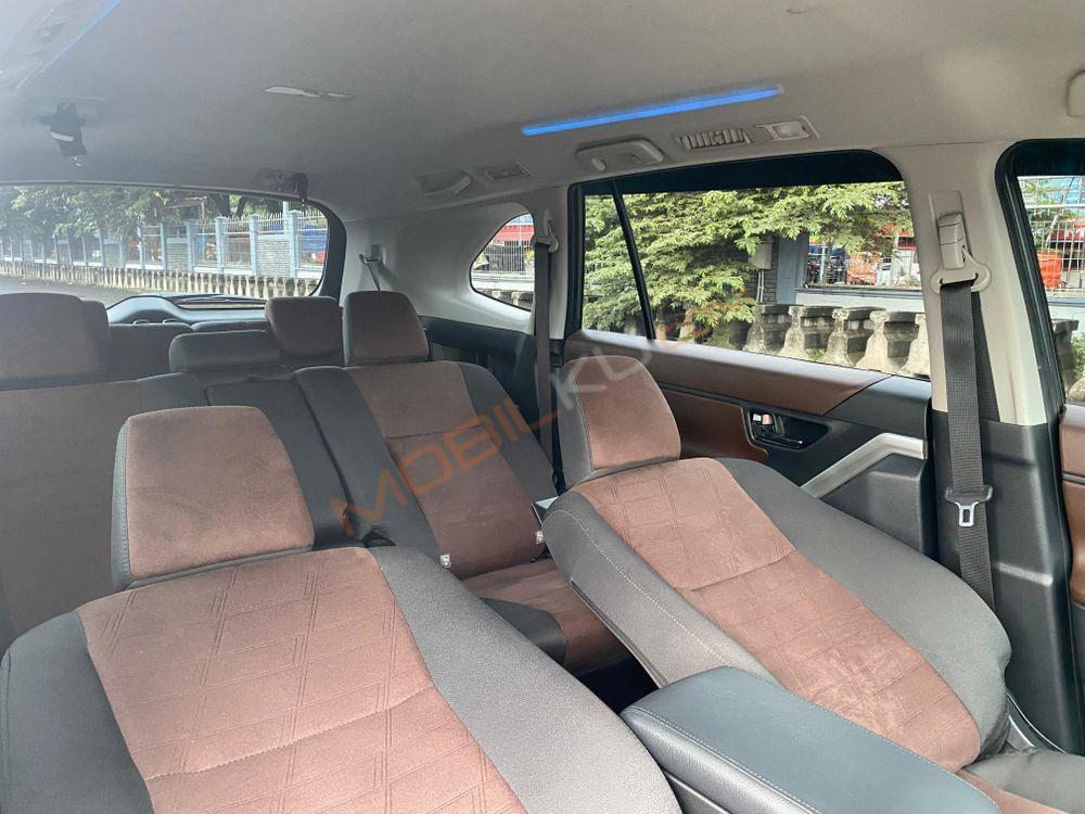 Mobil Toyota Kijang Innova Zenix 2024