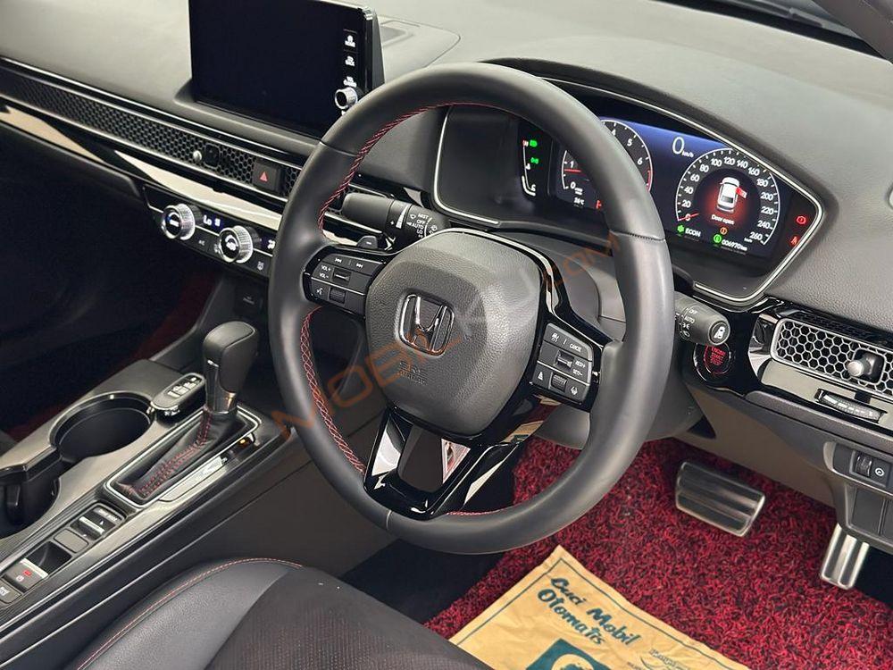 Mobil Honda Civic Sedan 2023
