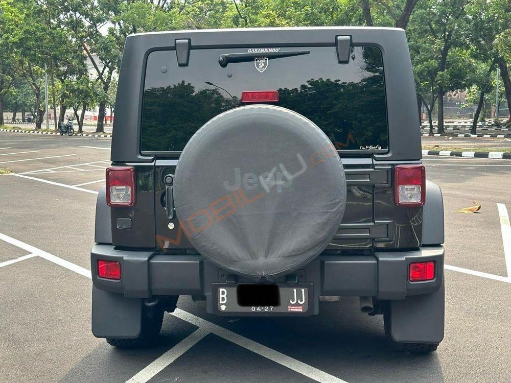 Mobil Jeep Wrangler 2011