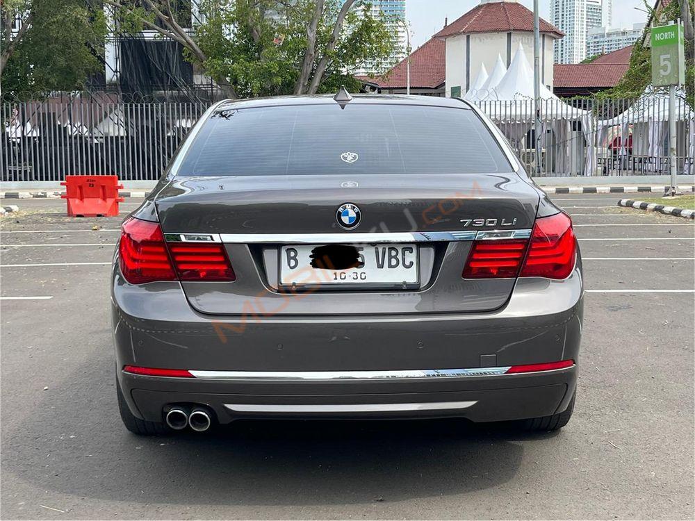 Mobil BMW 7 Series 2013