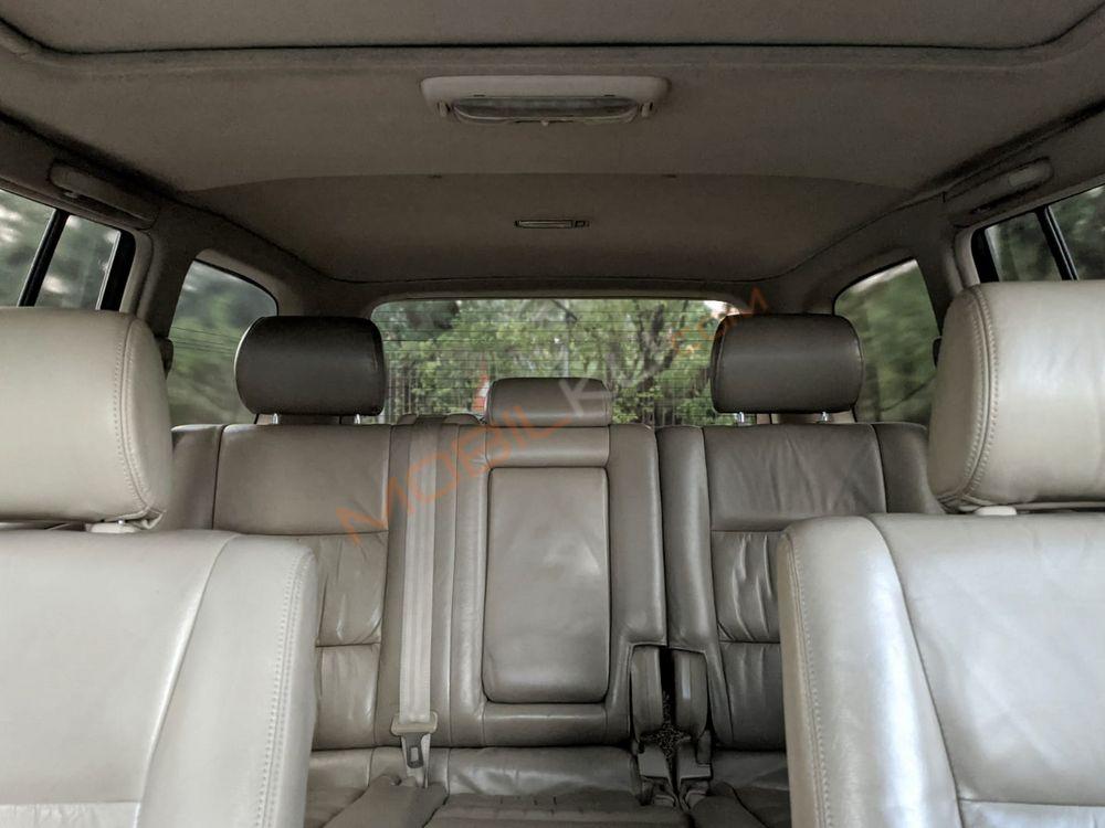 Mobil Toyota Land Cruiser 2000