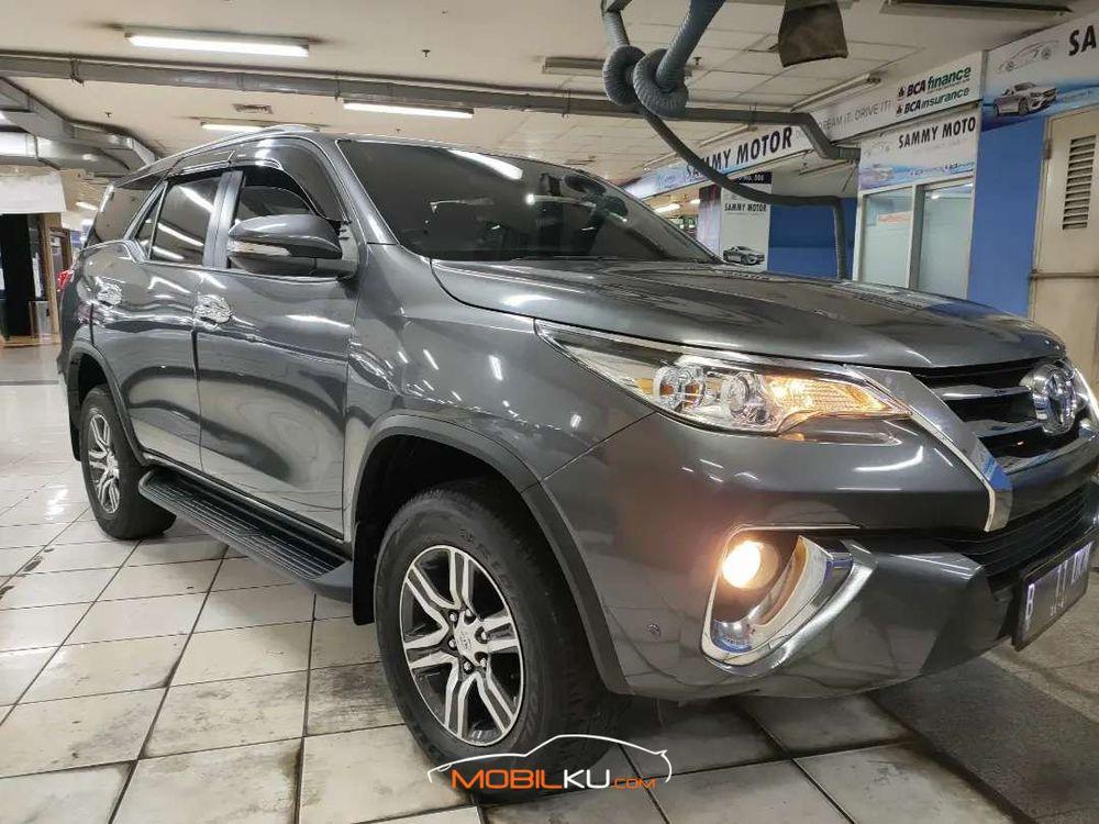 Mobil Toyota Fortuner 2016