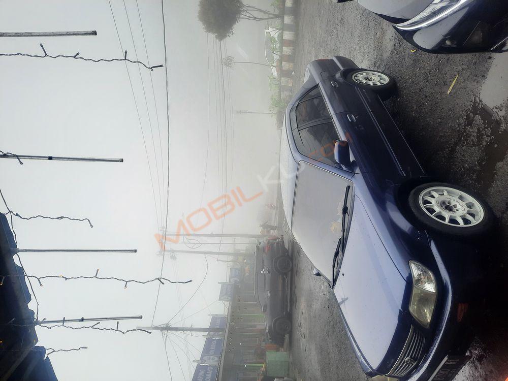 Mobil Toyota Soluna 2001