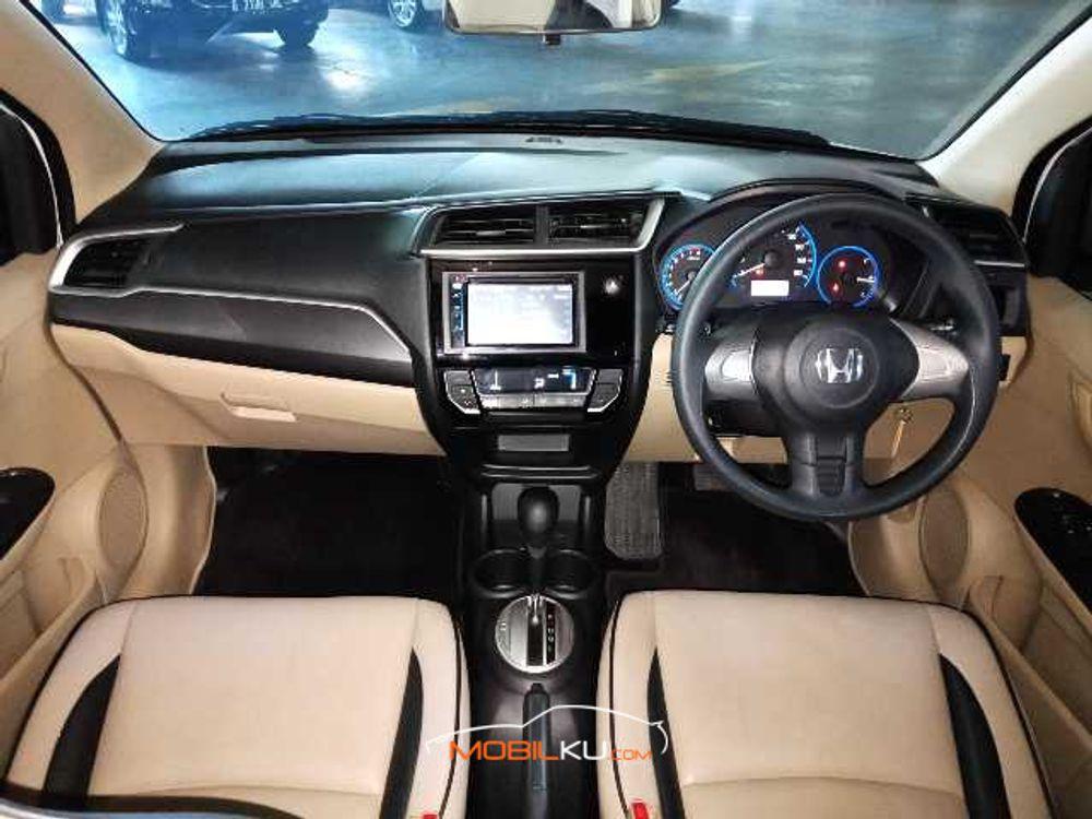 Mobil Honda Mobilio 2016