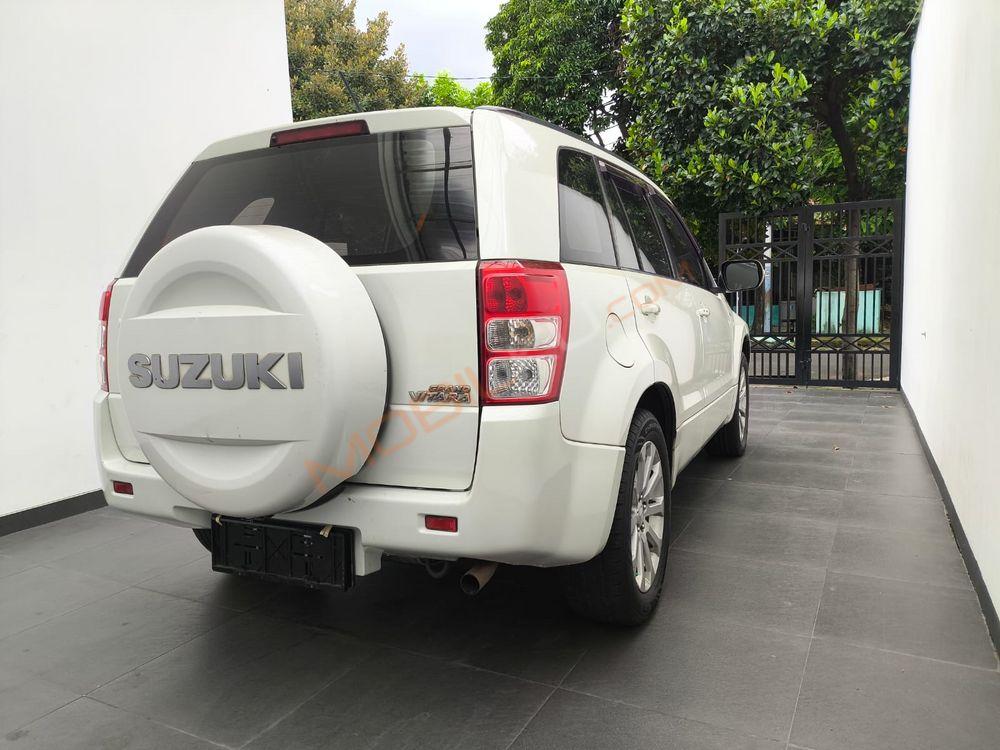 Mobil Suzuki Grand Vitara 2016