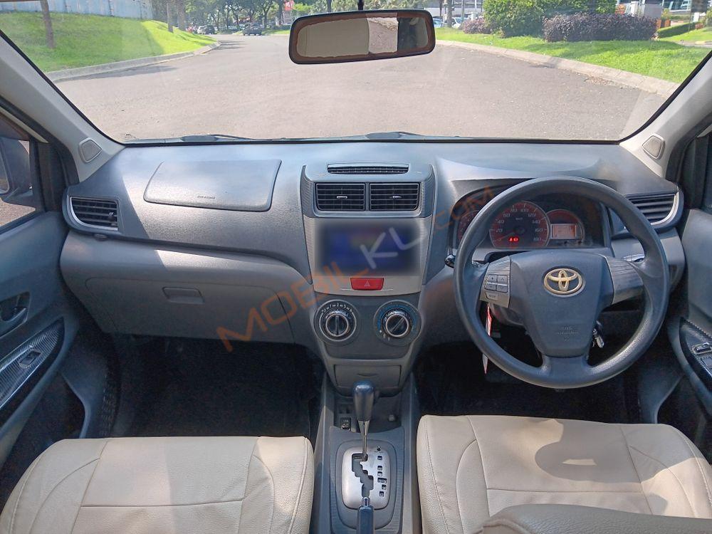Mobil Toyota Avanza 2015