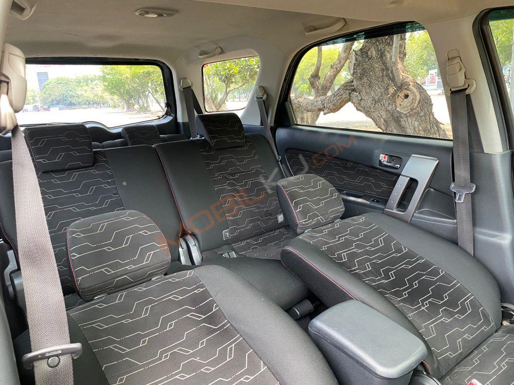 Mobil Toyota Rush 2016