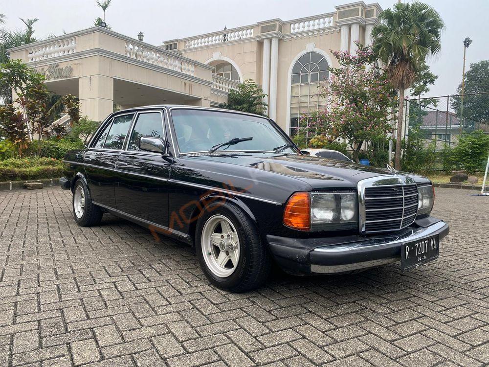 Mobil Mercedes-Benz E-Class 1995