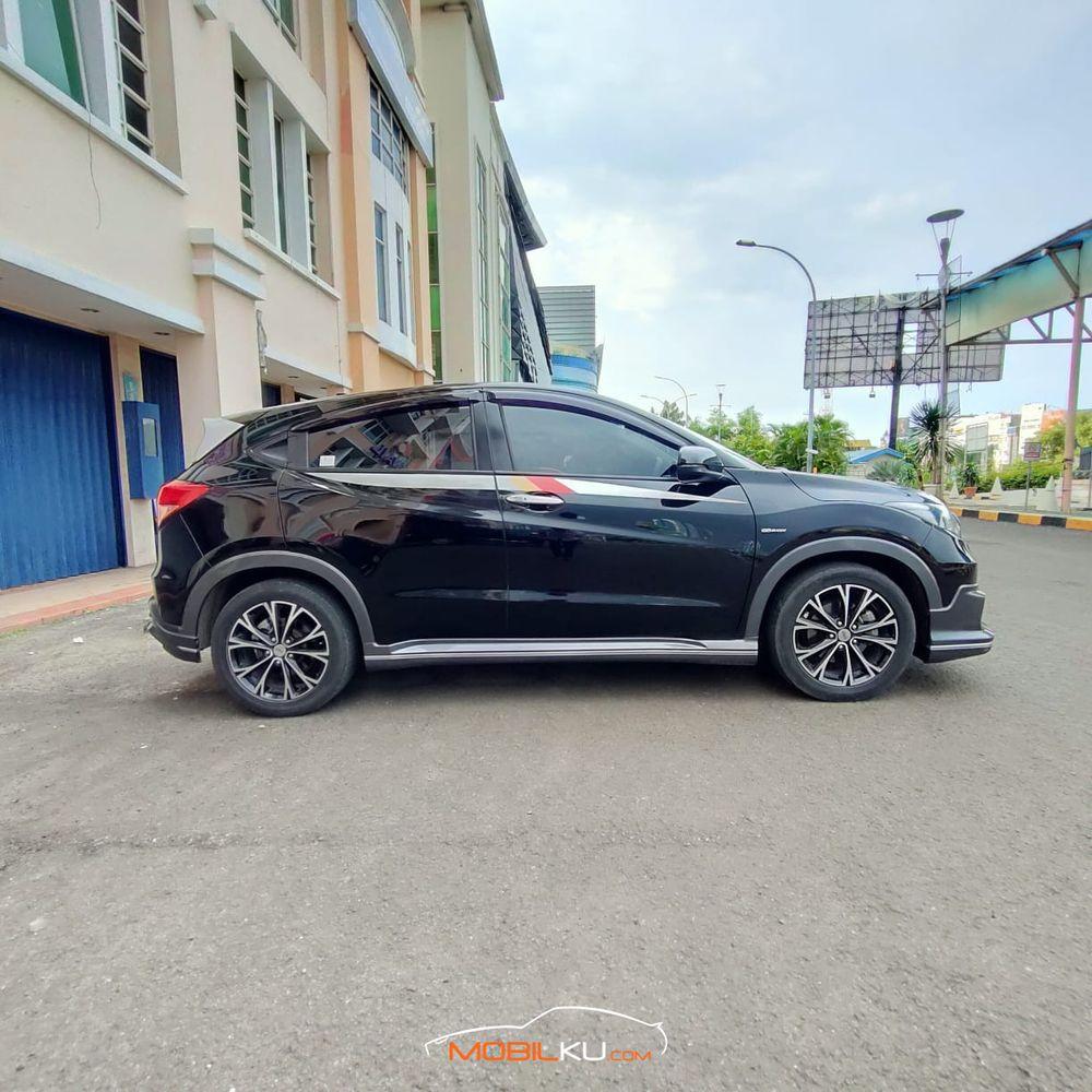 Mobil Honda HR-V 2016
