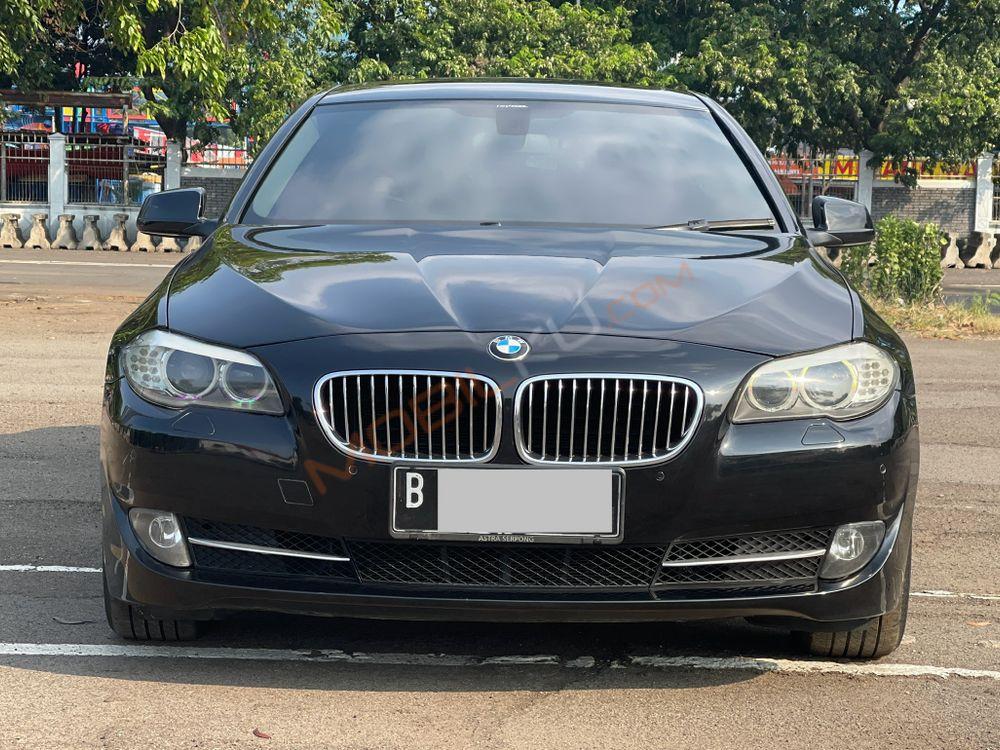 Mobil BMW 5 Series 2013