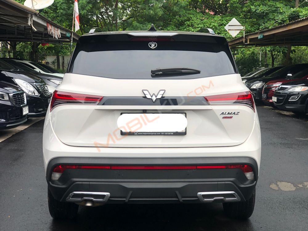 Mobil Wuling Almaz 2022
