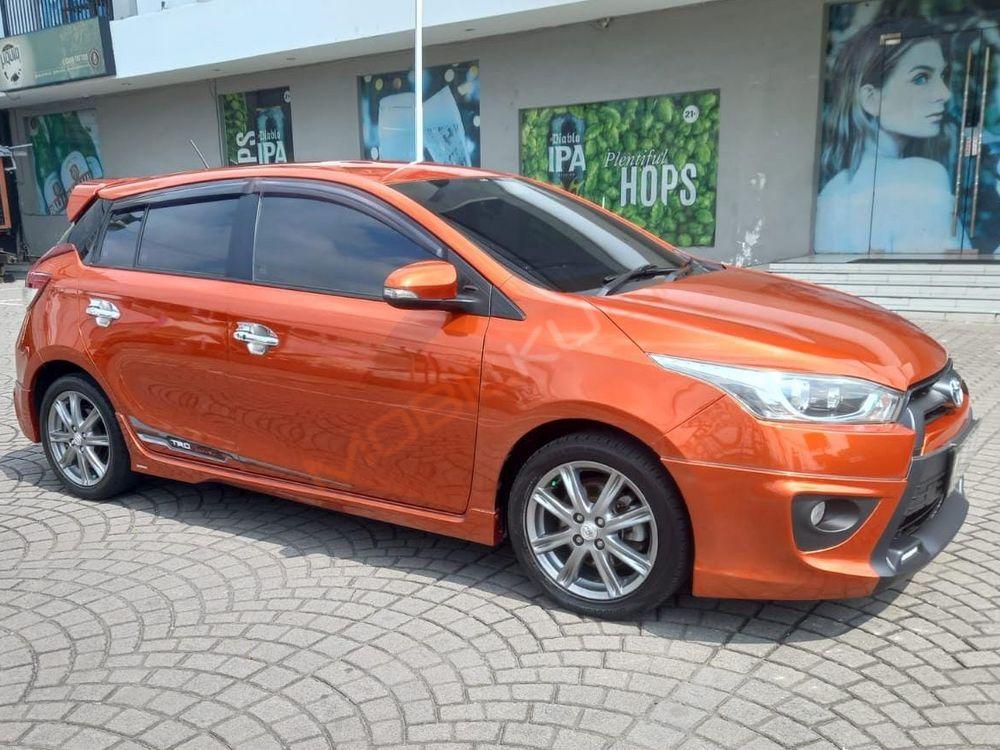 Mobil Toyota Yaris 2014