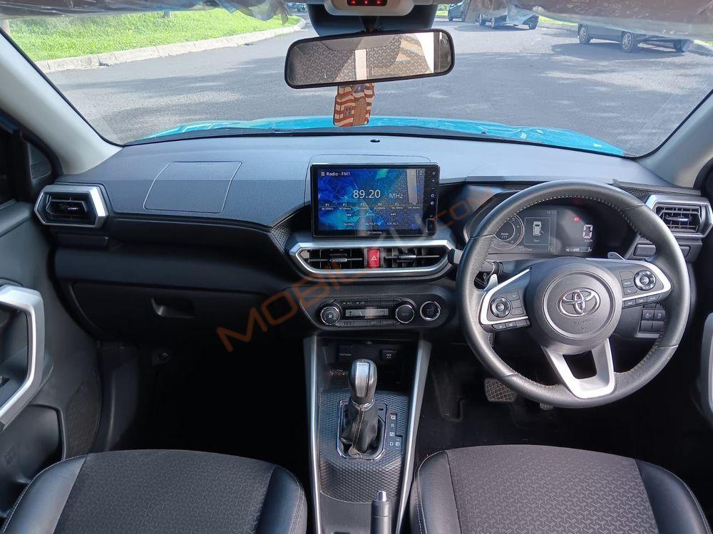 Mobil Toyota Raize 2021