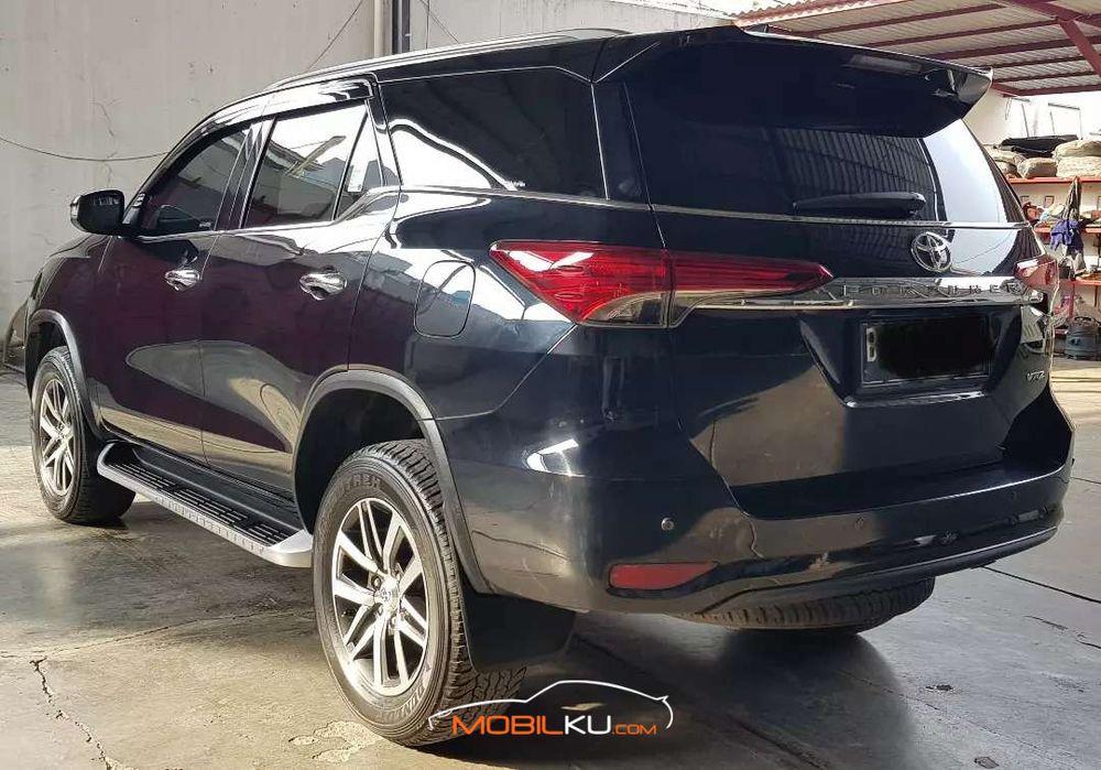 Mobil Toyota Fortuner 2018