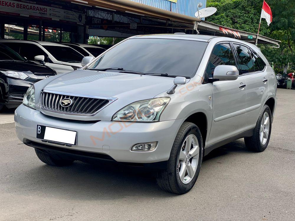 Mobil Toyota Harrier 2013