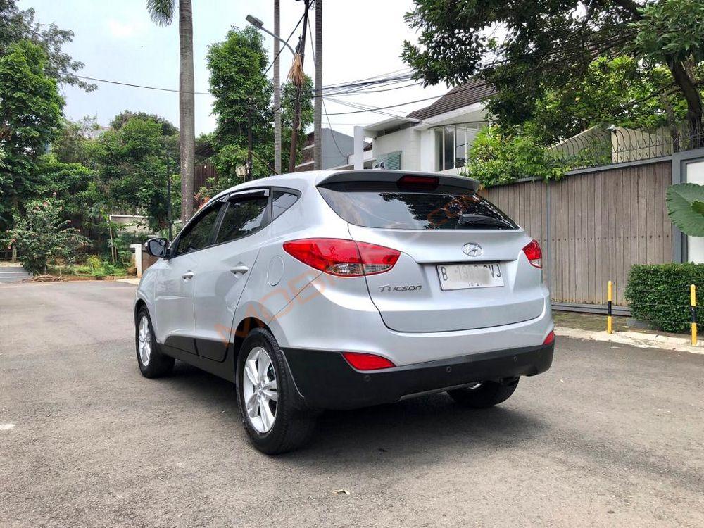 Mobil Hyundai Tucson 2011