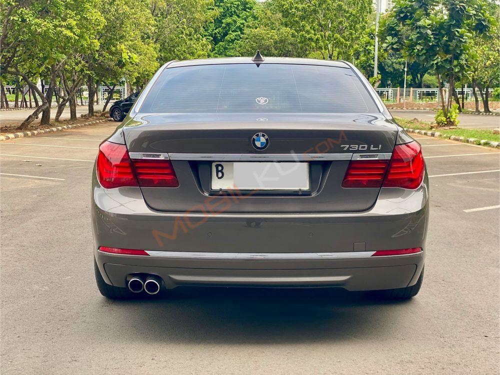 Mobil BMW 7 Series 2013