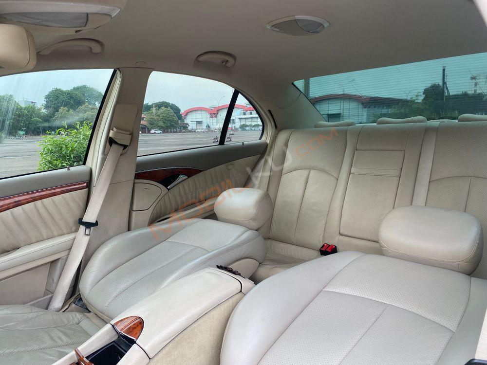 Mobil Mercedes-Benz E-Class 2006