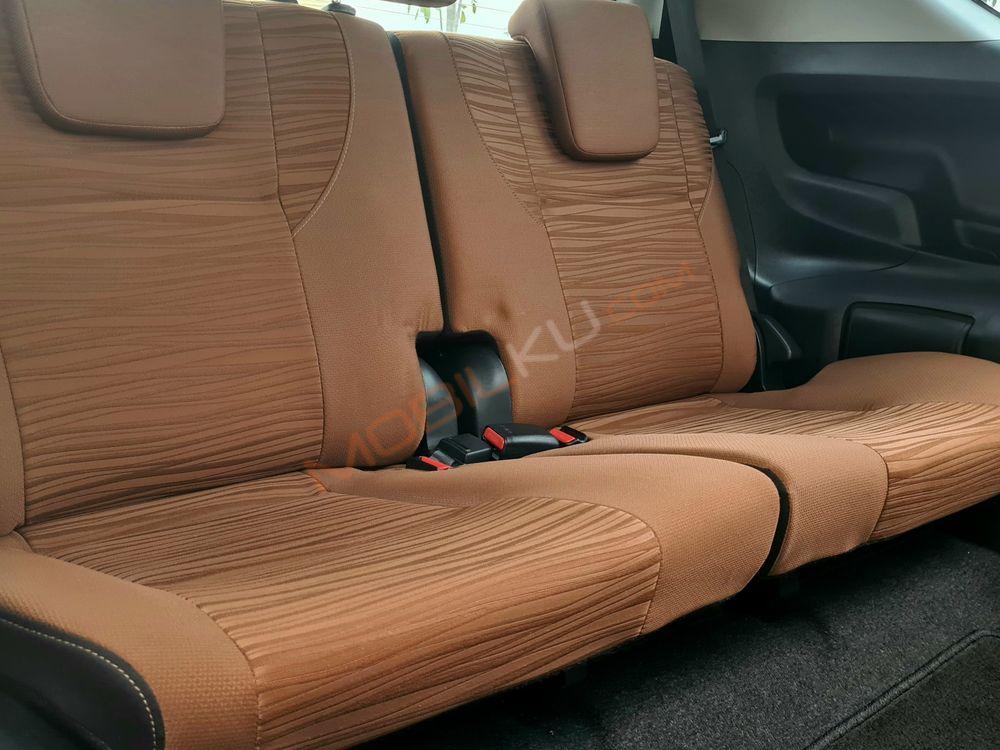 Mobil Toyota Kijang Innova 2016