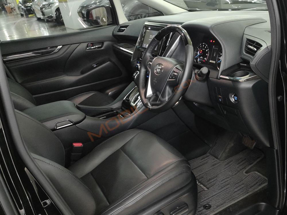 Mobil Toyota Vellfire 2019