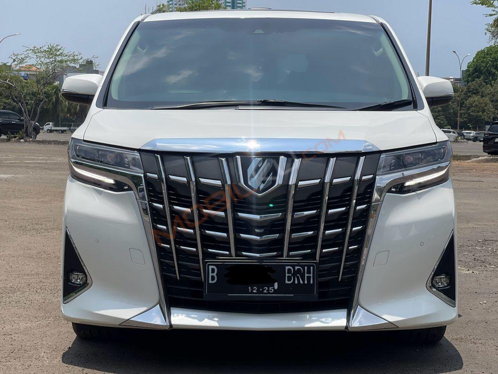 Mobil Toyota Alphard 2020
