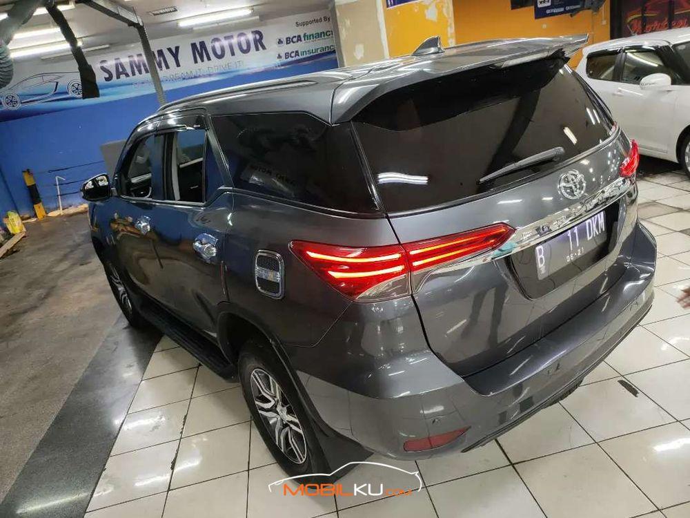 Mobil Toyota Fortuner 2016