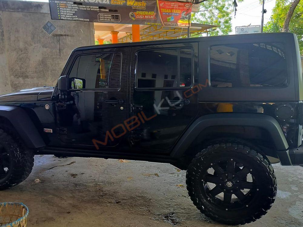 Mobil Jeep Wrangler 2014