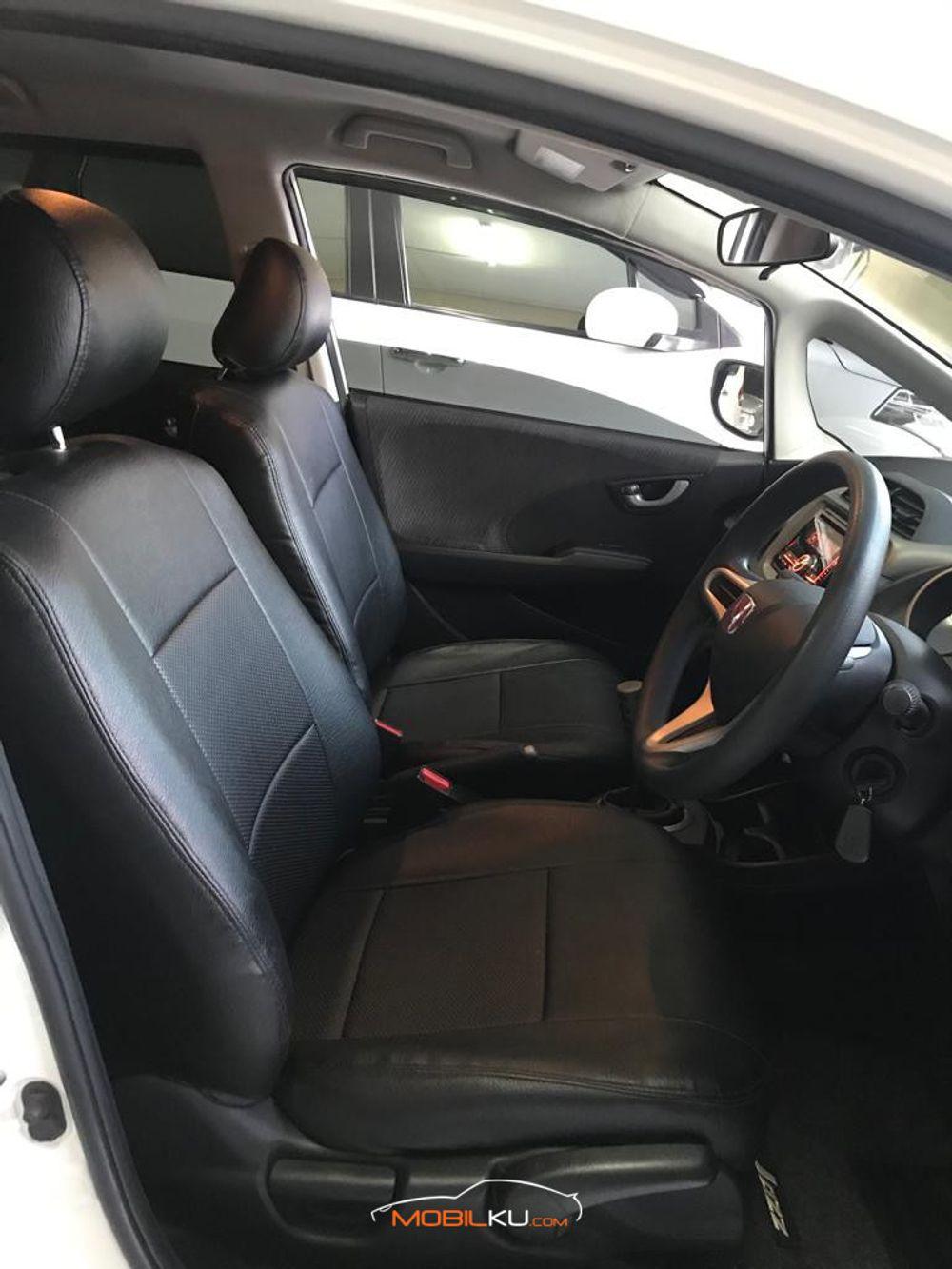 Mobil Honda Jazz 2012