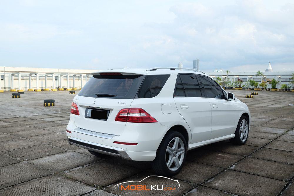 Mobil Mercedes-Benz ML 2015