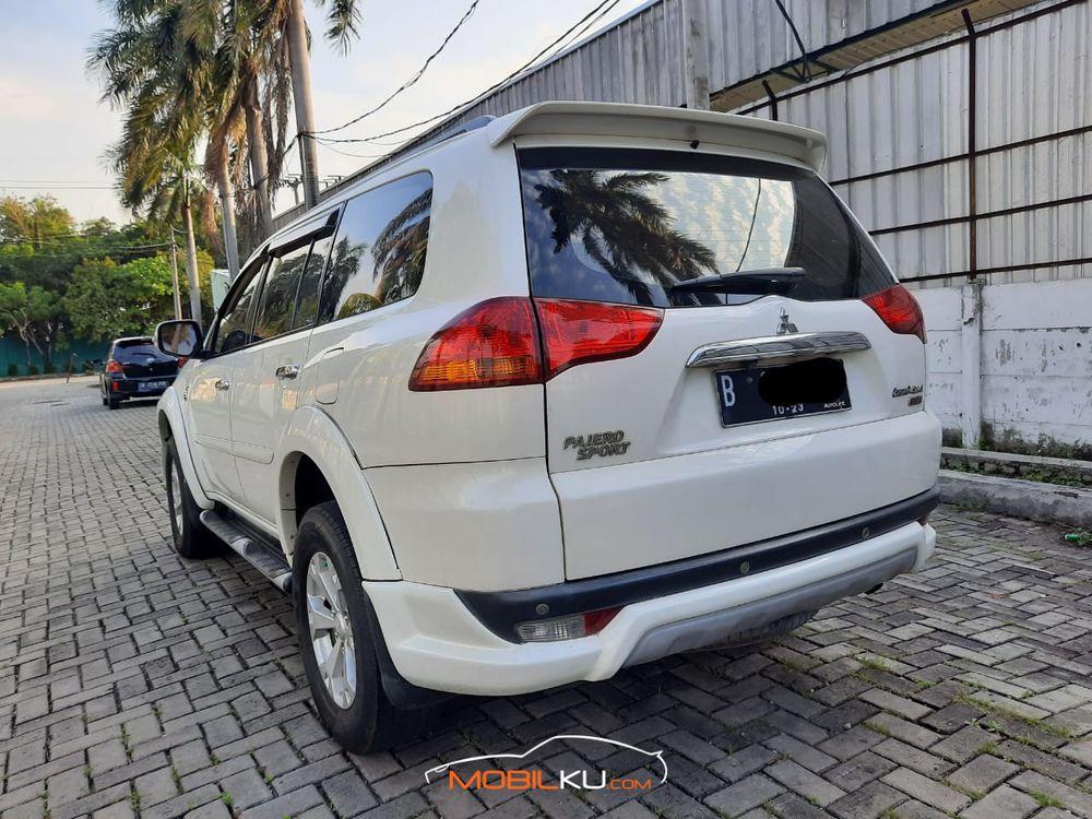 Mobil Mitsubishi Pajero Sport 2015