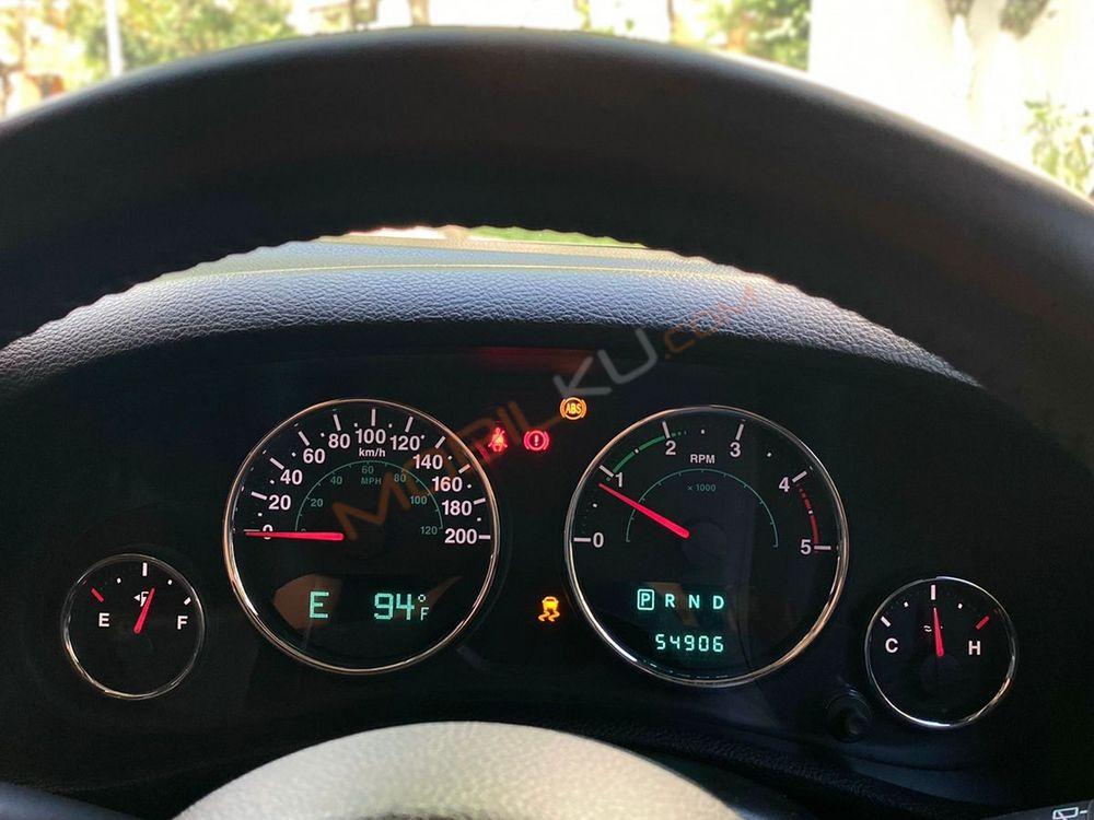 Mobil Jeep Wrangler 2014