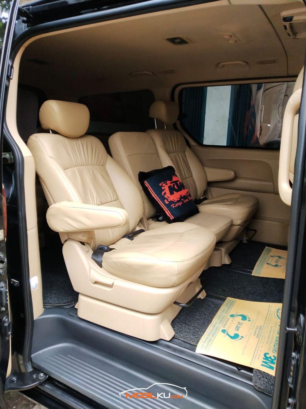 Mobil Hyundai H-1 2012