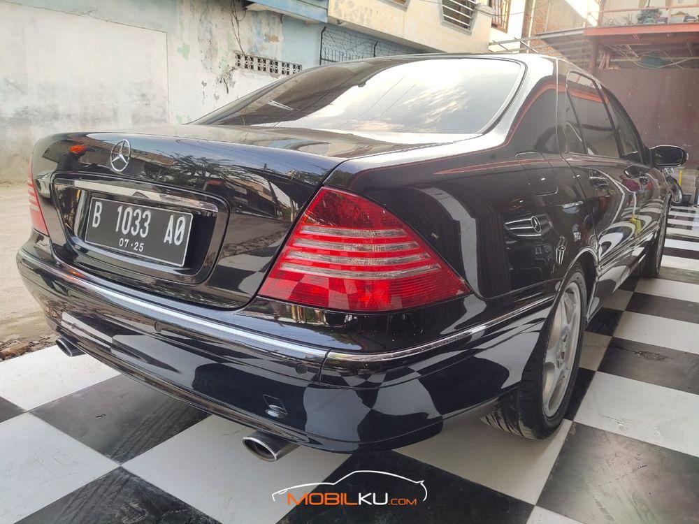 Mobil Mercedes-Benz S-Class 2002