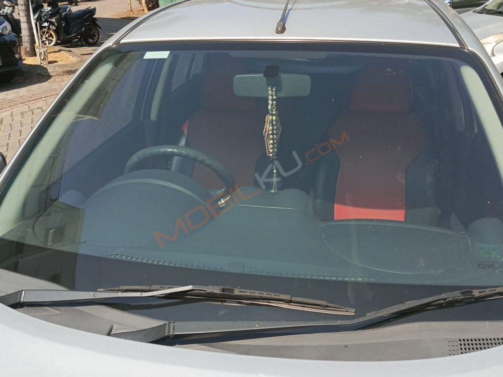 Mobil Nissan March 2013