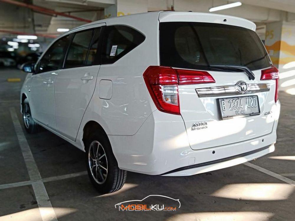 Mobil Toyota Calya 2019