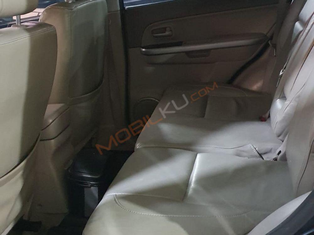 Mobil Suzuki Grand Vitara 2008