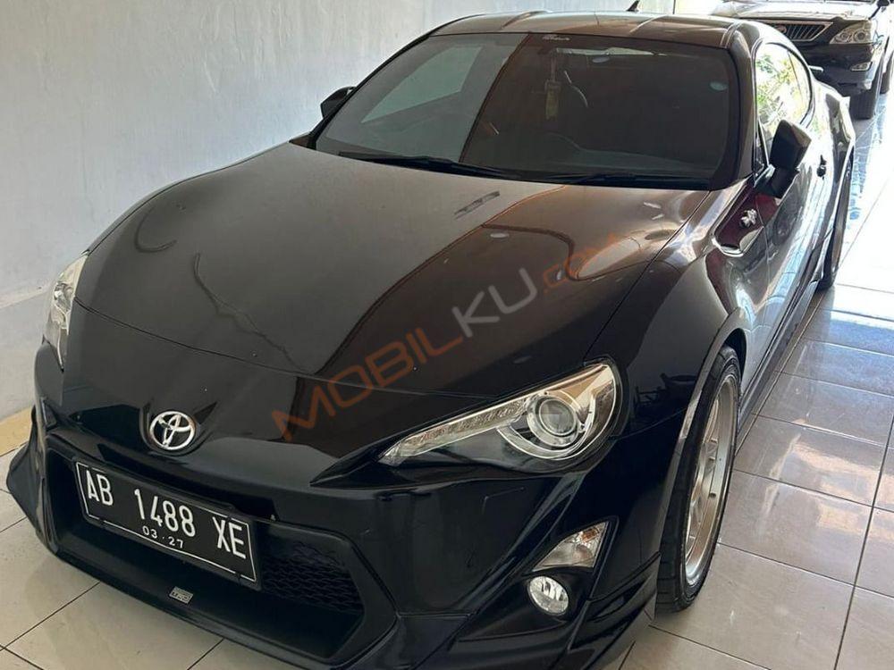 Mobil Toyota 86 2014