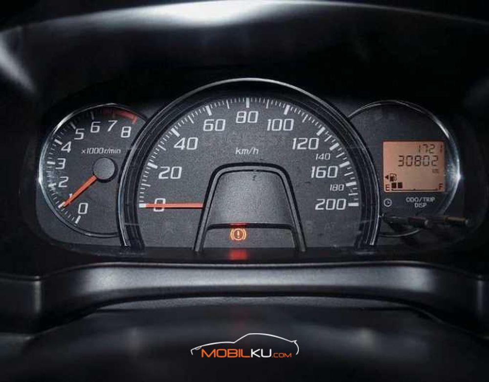 Mobil Toyota Agya 2016