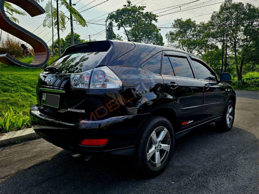 Mobil Toyota Harrier 2003
