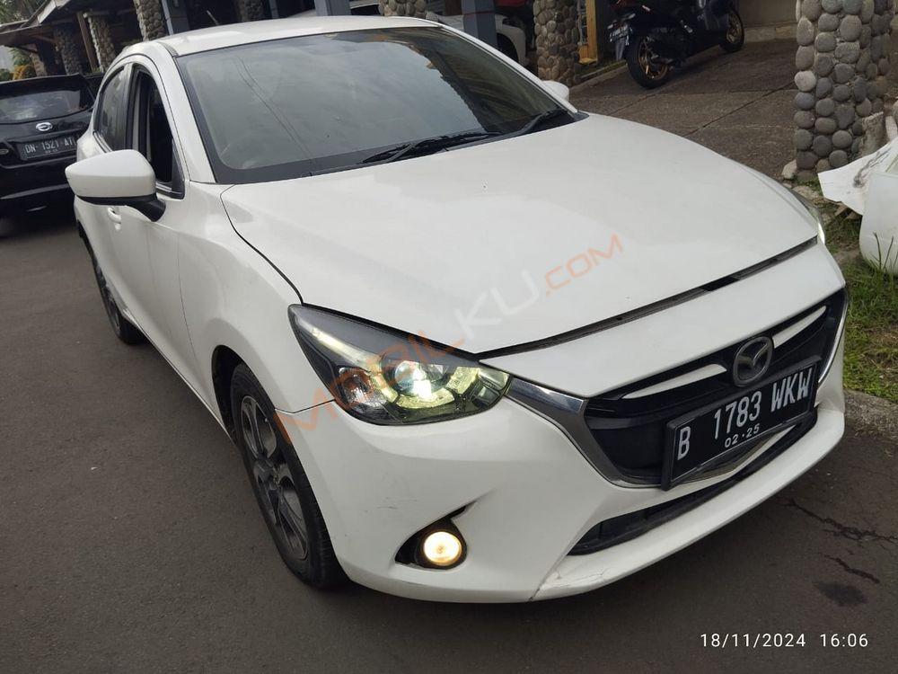 Mobil Mazda 2 Hatchback 2014