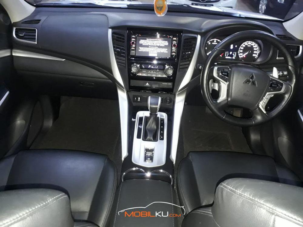 Mobil Mitsubishi Pajero Sport 2018