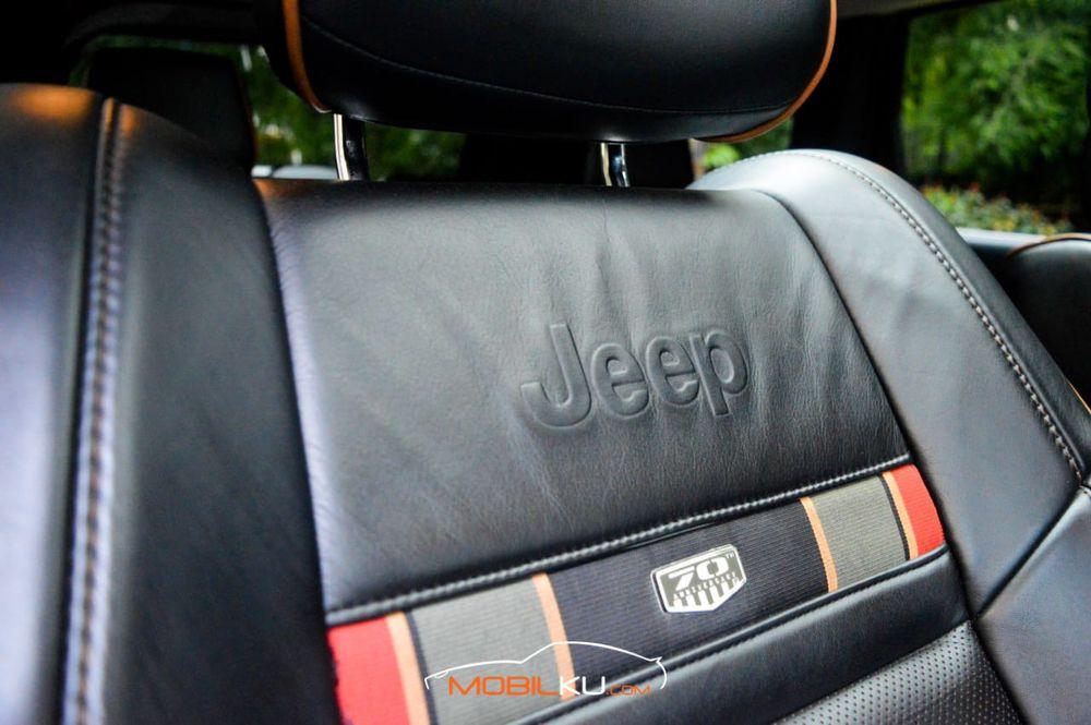 Mobil Jeep Cherokee 2011