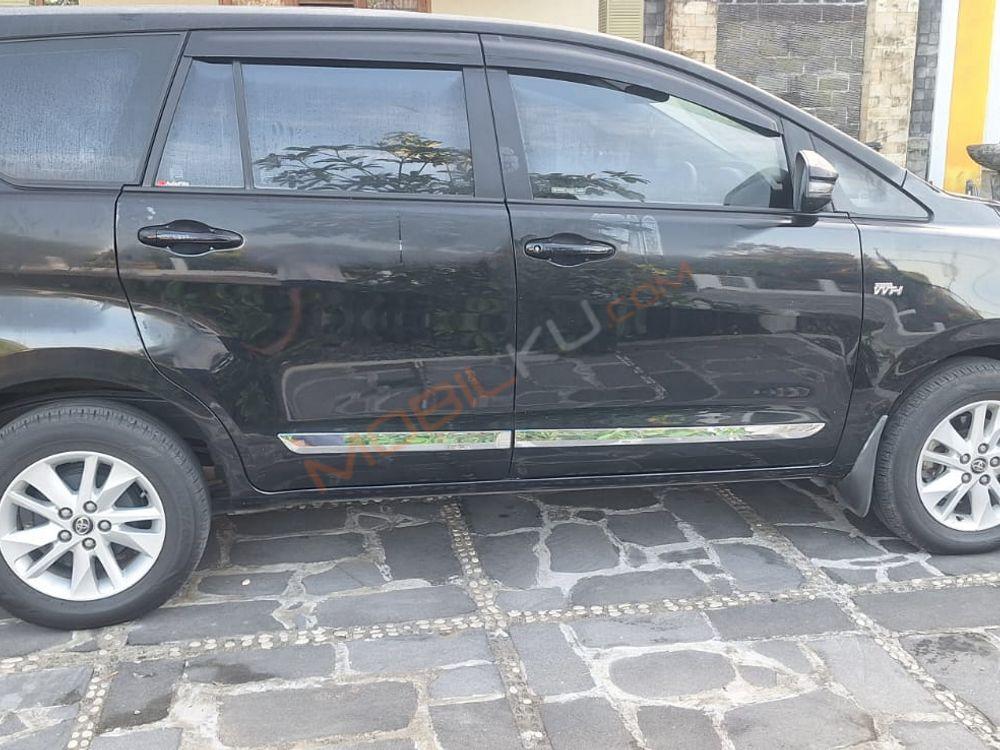 Mobil Toyota Kijang Innova 2018