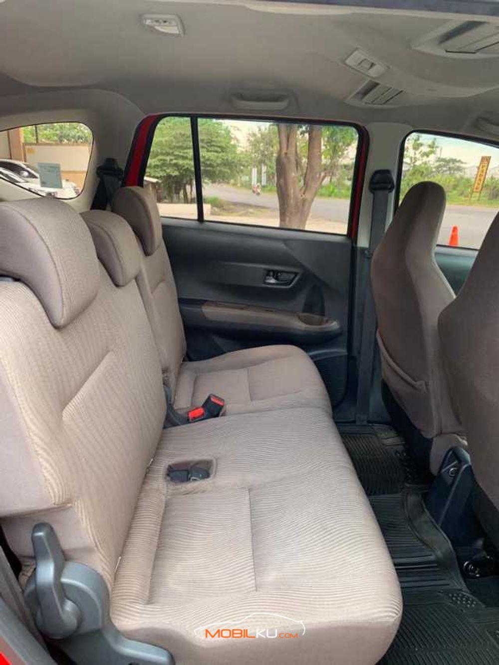 Mobil Toyota Calya 2018