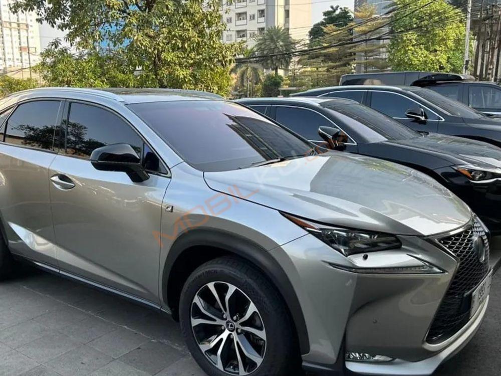 Mobil Lexus NX 2017