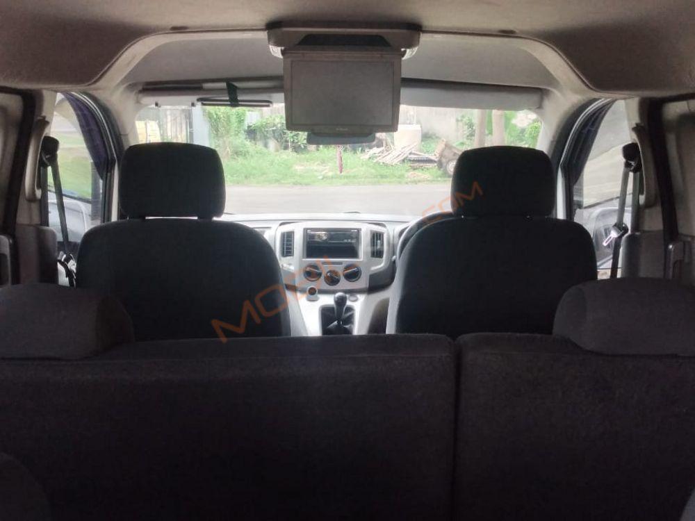 Mobil Nissan Evalia 2013