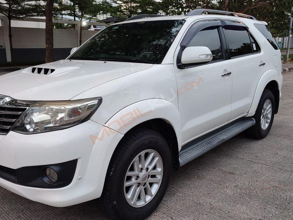Mobil Toyota Fortuner 2013