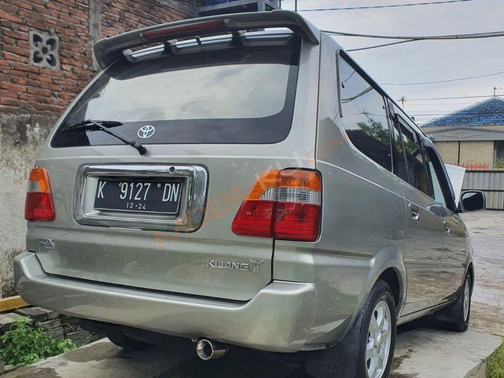 Mobil Toyota Kijang 2003