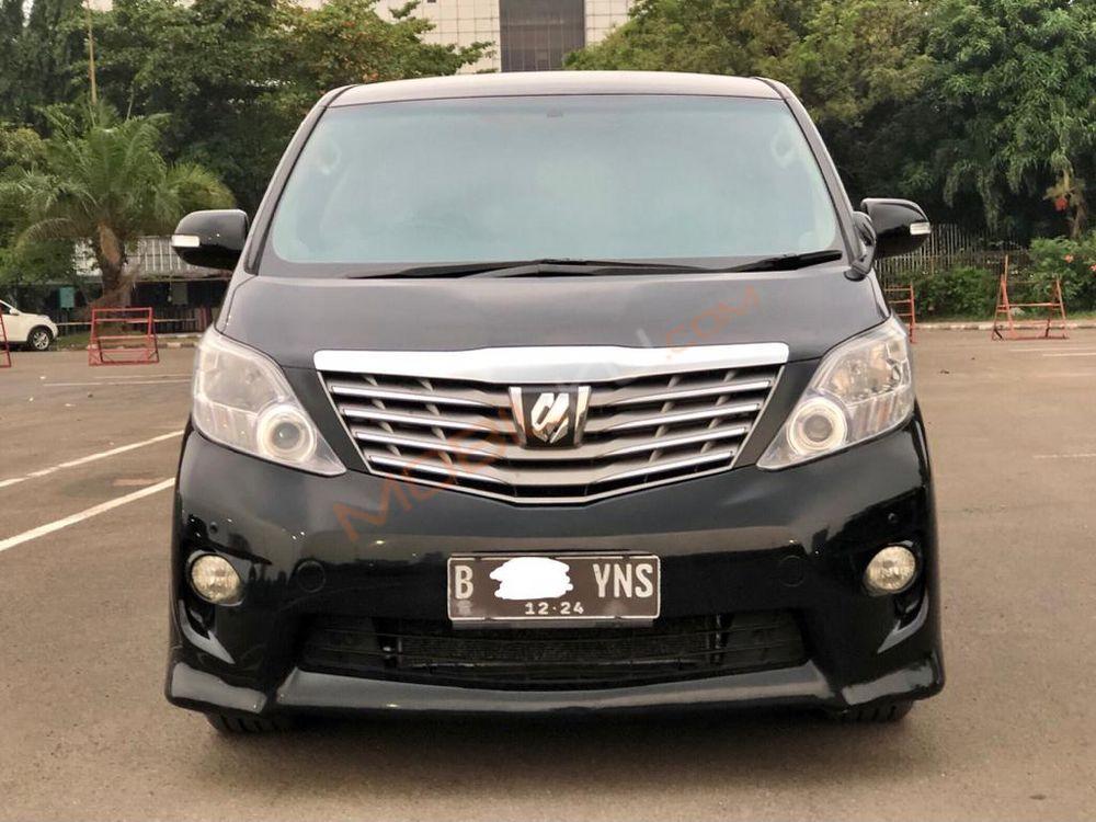 Mobil Toyota Alphard 2009