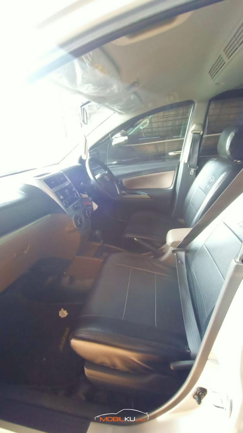 Mobil Toyota Avanza 2016